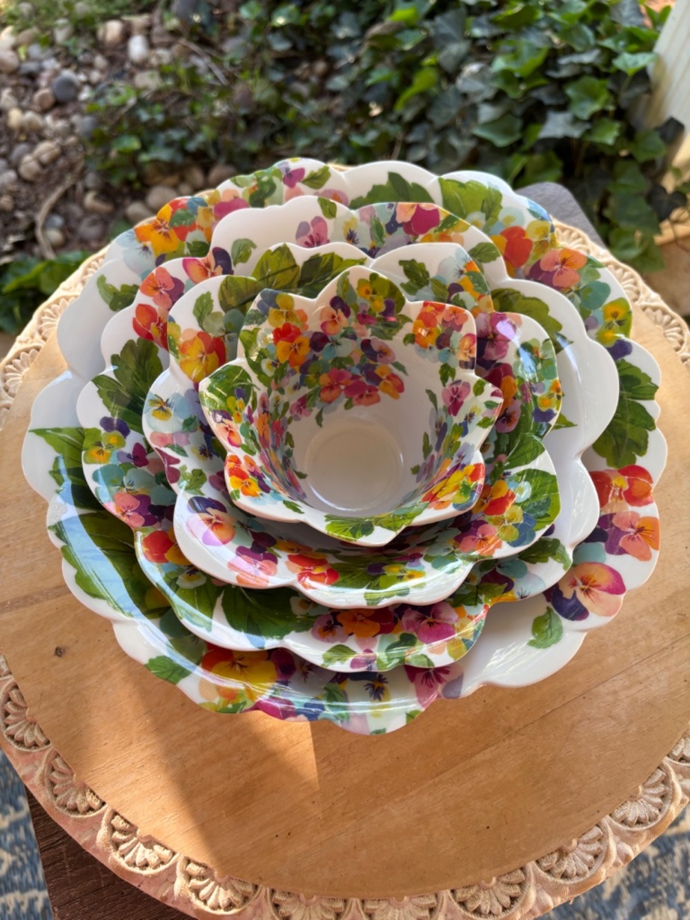 Rachel Zoe Melamine Nesting Bowls Spring Pansy Floral Scalloped Set of 4